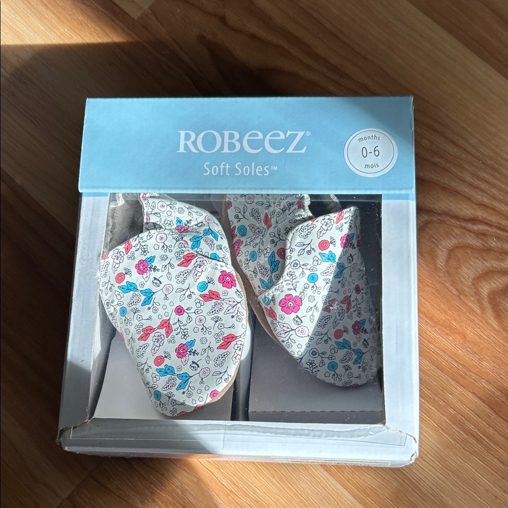 Robeez Soft Soles - White with Pink and Blue Floral